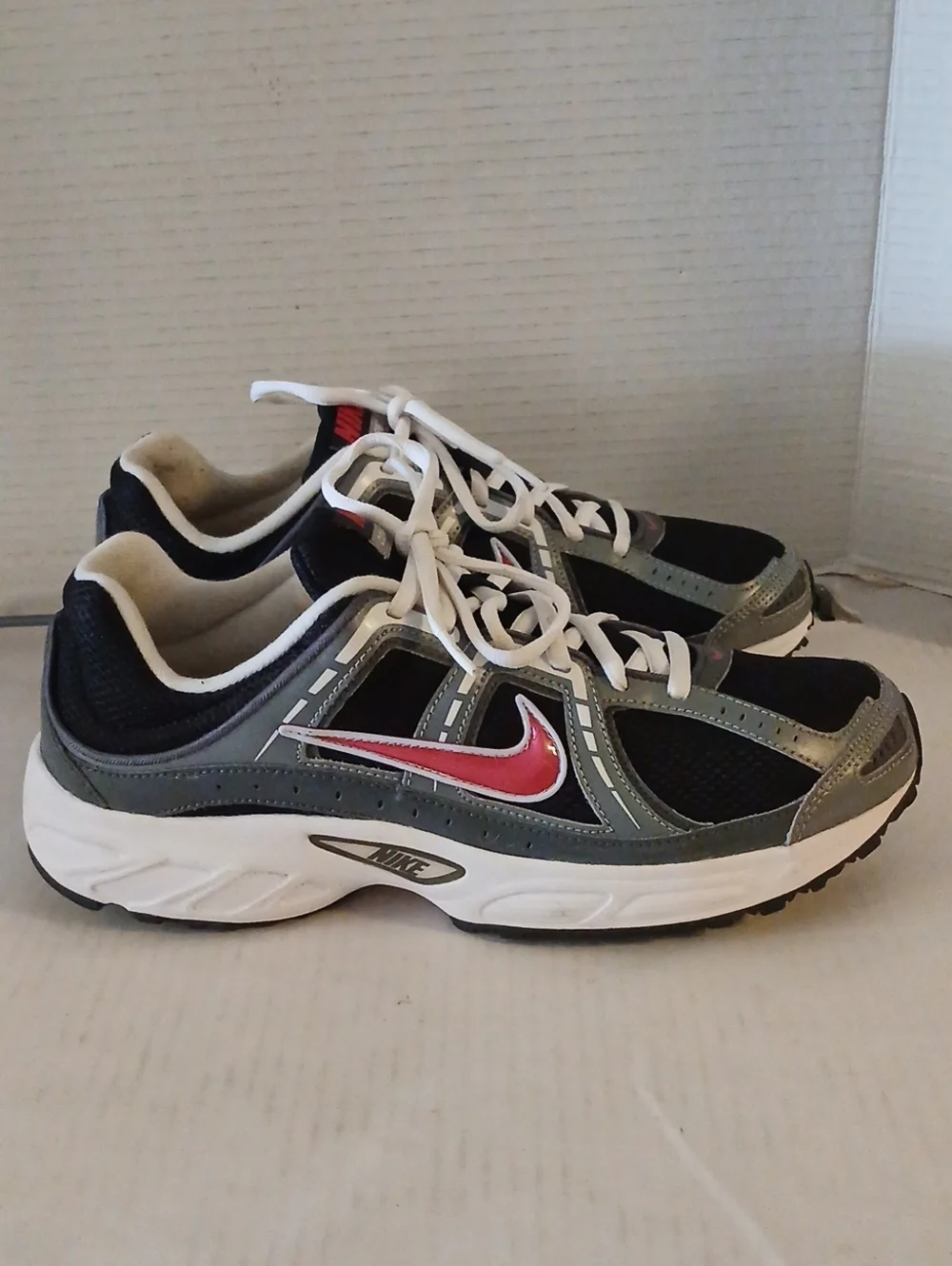 Nike Compete 2 Women’s Black, Gray & Red Athletic Running Shoes